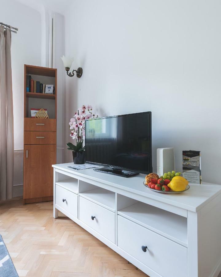 Zbawiciela Square P&O Serviced Apartments Варшава Екстер'єр фото